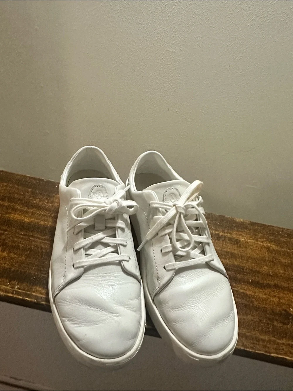OluKai White Leather Low-Top Sneakers